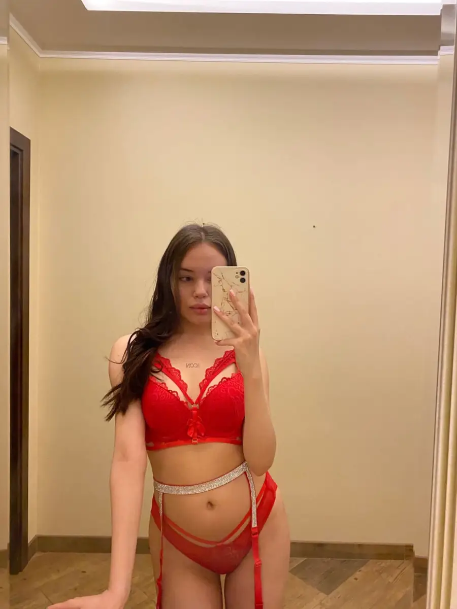 Evva escort in Dubai