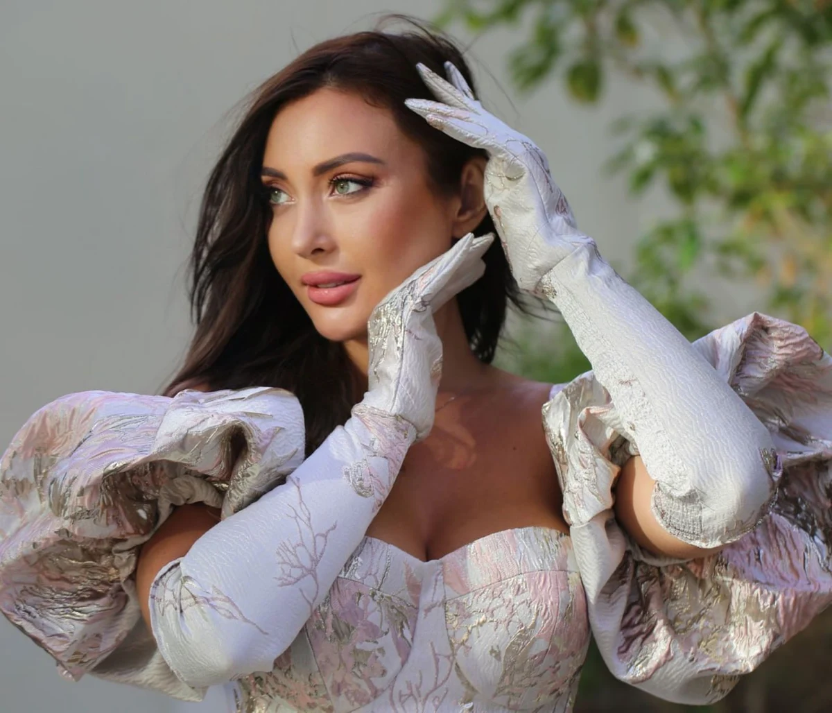 Lily escort in Dubai