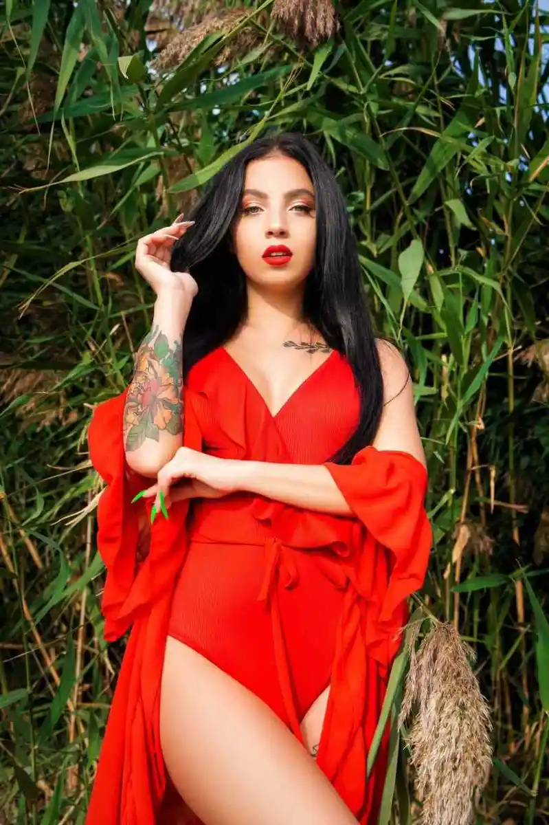 Luna escort in Dubai