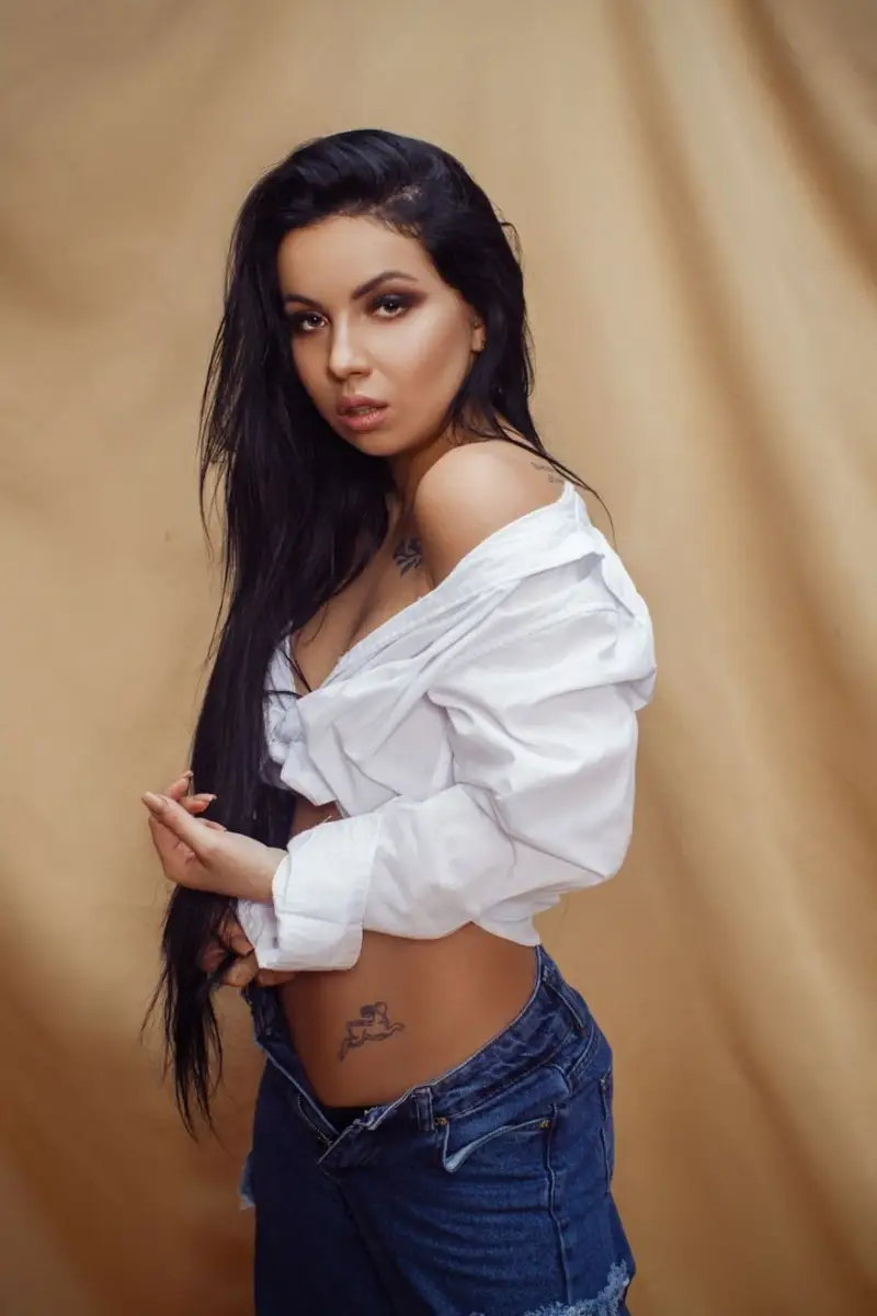 Luna escort in Dubai