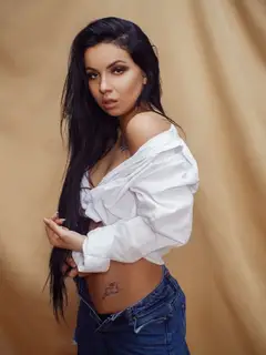 Luna escort in Dubai