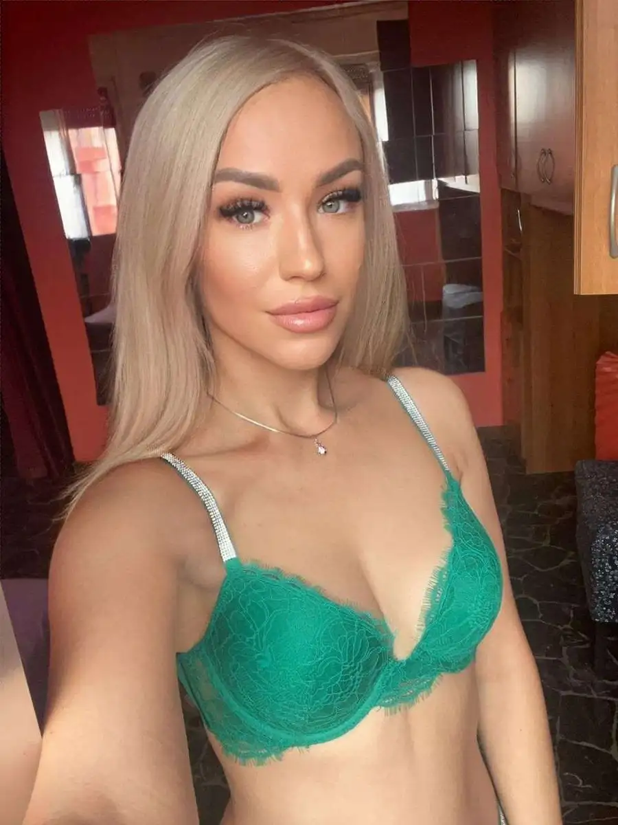 Masha escort in Dubai