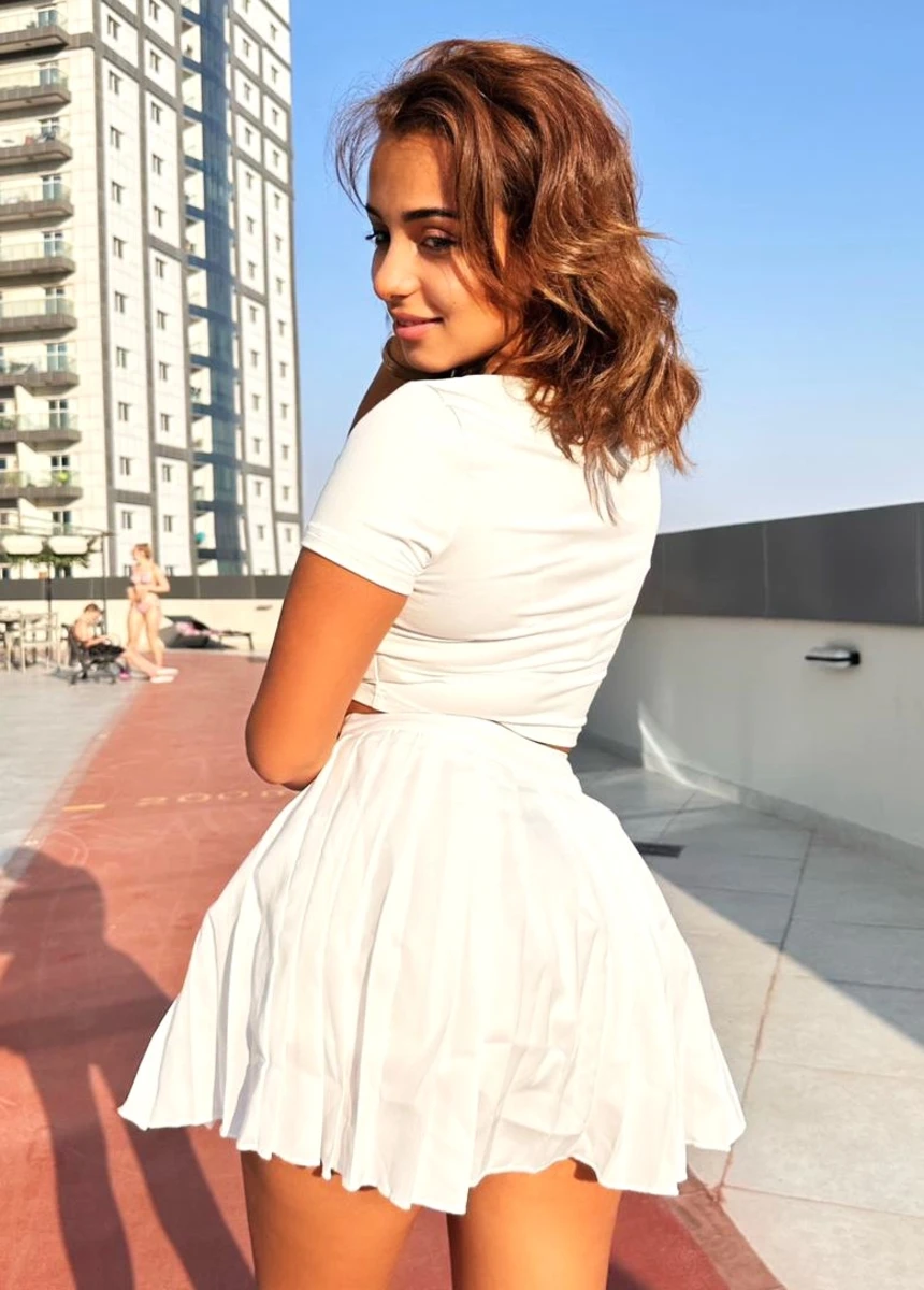 Olya escort in Dubai