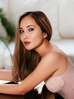 Zarina escort in Dubai